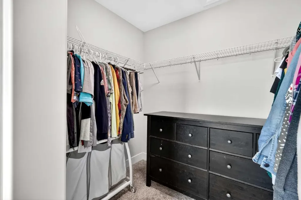 652 Reynolds Crescent SW Airdrie AB T4B 5G1