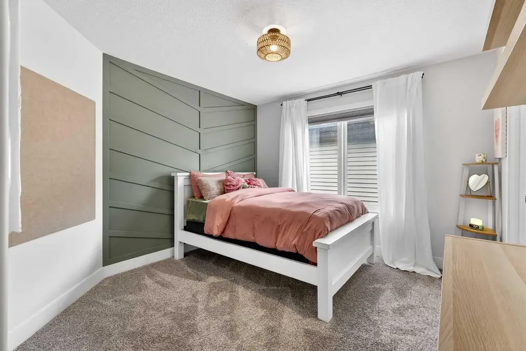 652 Reynolds Crescent SW Airdrie AB T4B 5G1