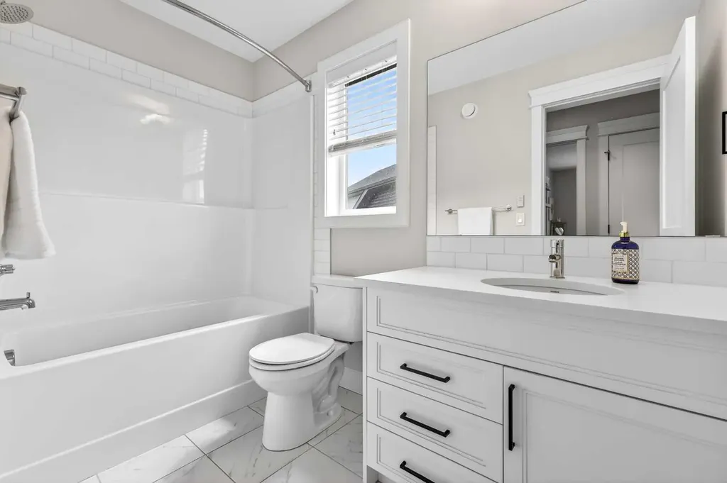 652 Reynolds Crescent SW Airdrie AB T4B 5G1