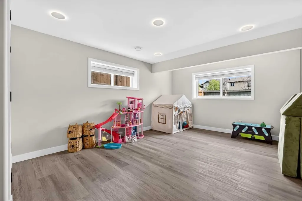652 Reynolds Crescent SW Airdrie AB T4B 5G1