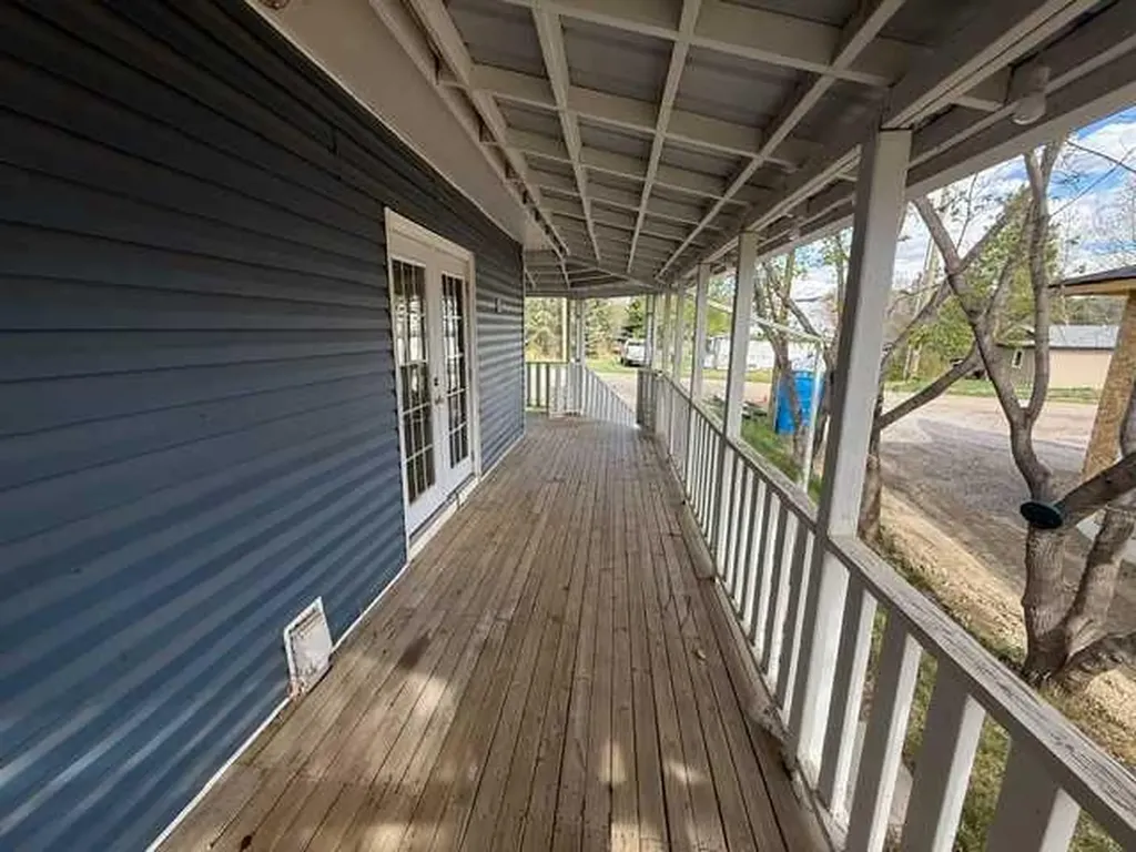 308 Glyde Street Rosebud AB T0J 2T0