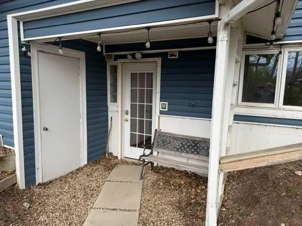 308 Glyde Street Rosebud AB T0J 2T0