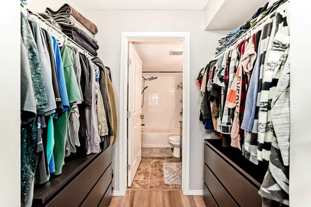 403 Mackenzie Way SW Airdrie AB T4B 3V7