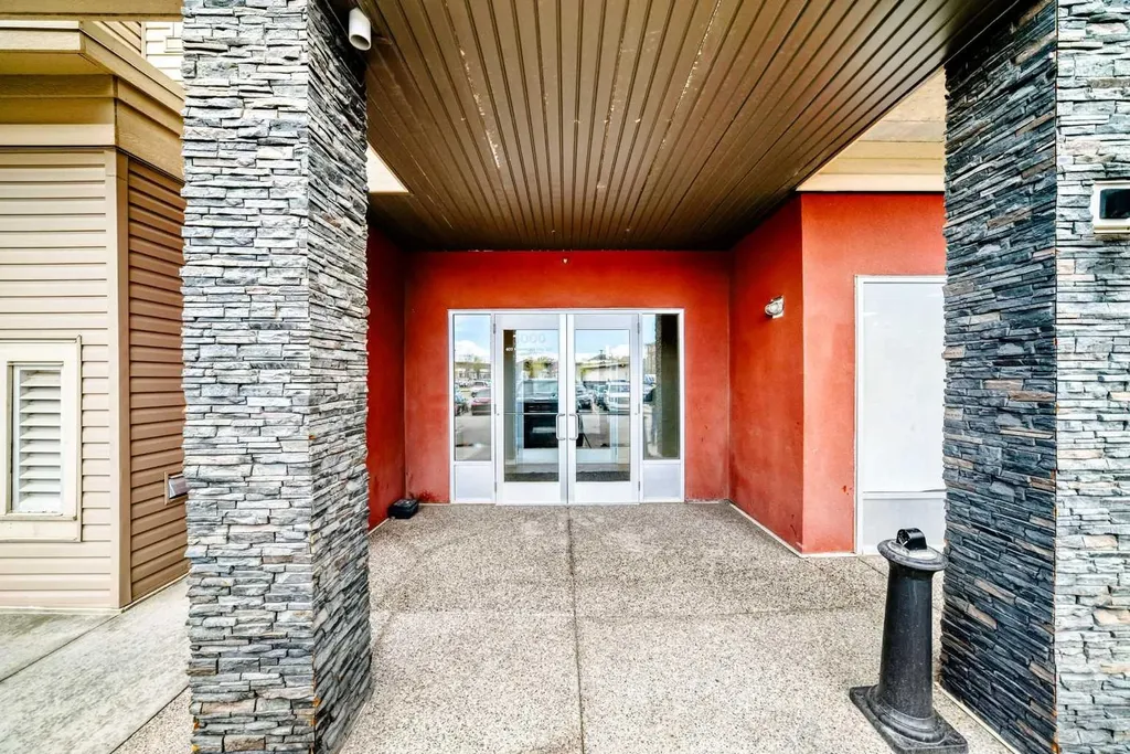 403 Mackenzie Way SW Airdrie AB T4B 3V7