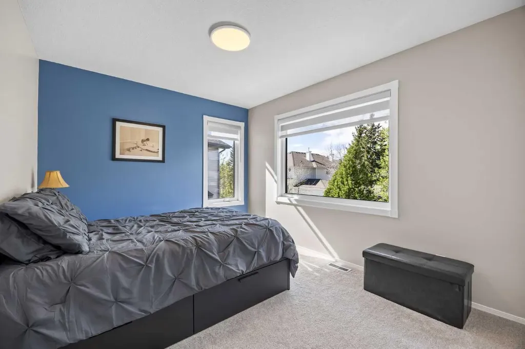 142 Sierra Nevada Green SW Calgary AB T3H3R2