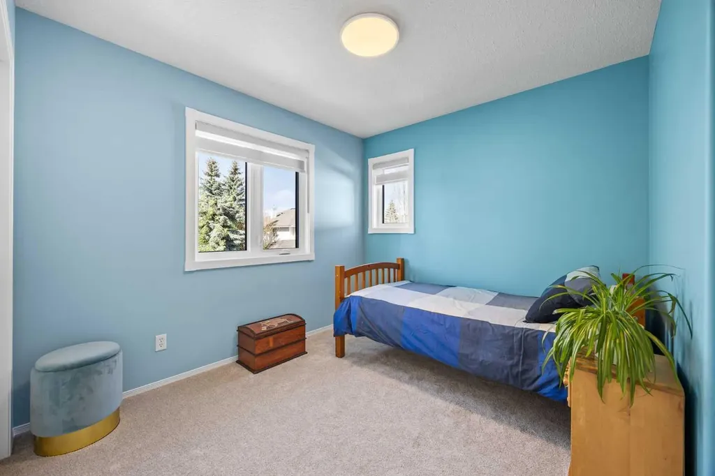 142 Sierra Nevada Green SW Calgary AB T3H3R2