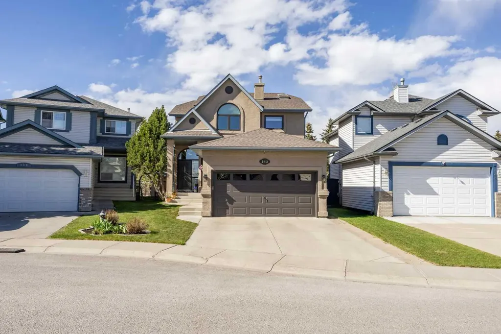142 Sierra Nevada Green SW Calgary AB T3H3R2