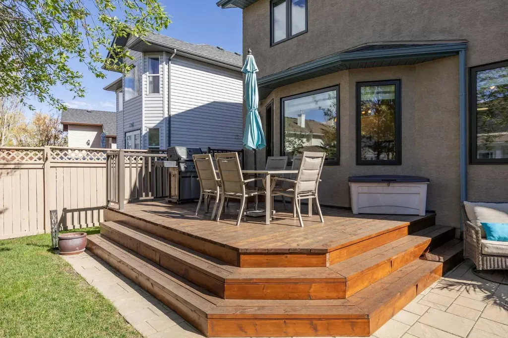 142 Sierra Nevada Green SW Calgary AB T3H3R2