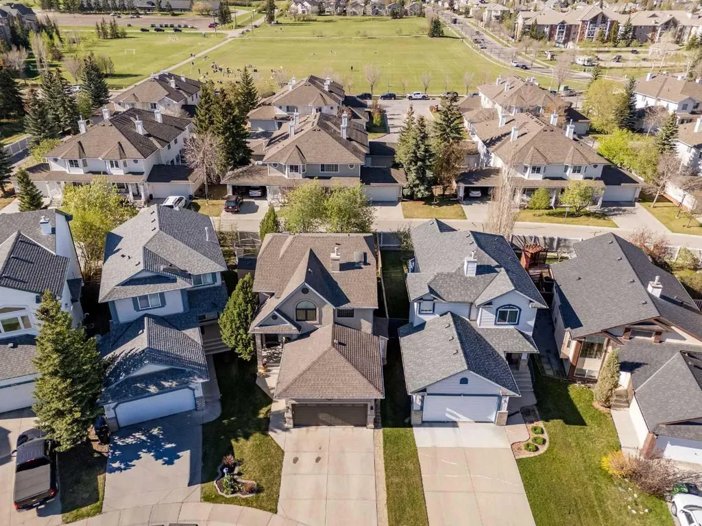 142 Sierra Nevada Green SW Calgary AB T3H3R2