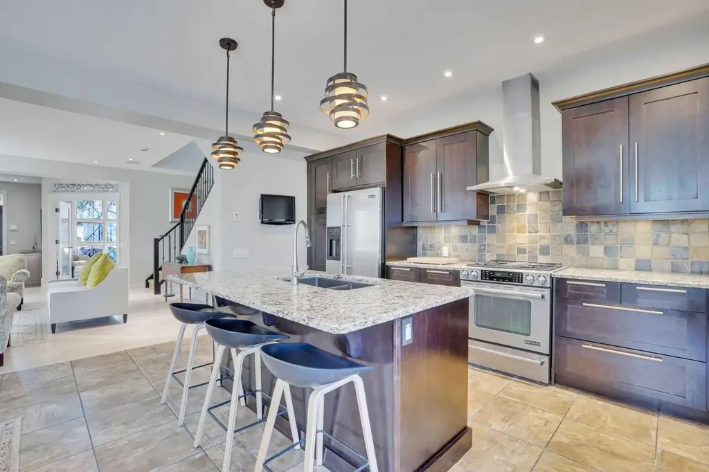 4120 16 Street SW Calgary AB T2T 4H6
