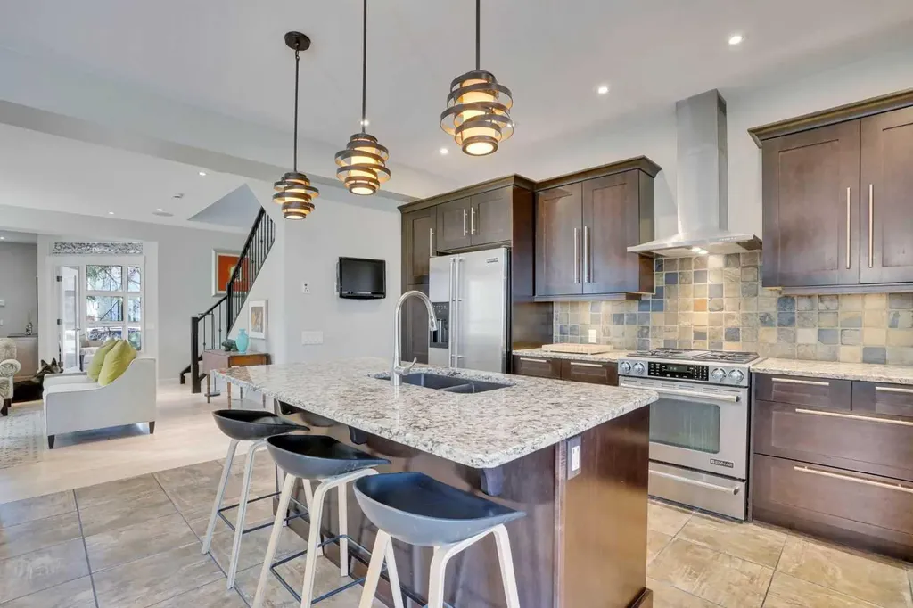 4120 16 Street SW Calgary AB T2T 4H6