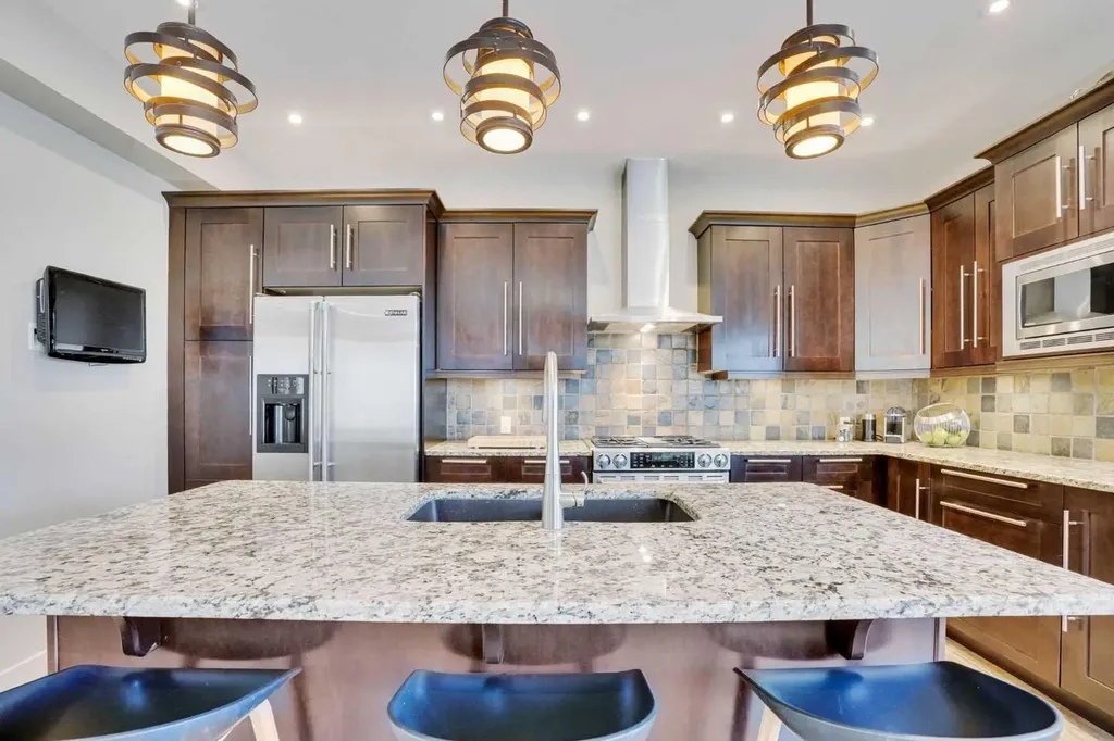 4120 16 Street SW Calgary AB T2T 4H6