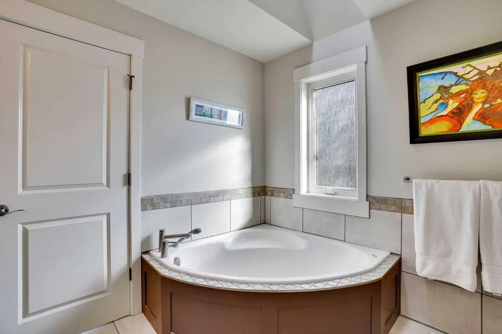 4120 16 Street SW Calgary AB T2T 4H6