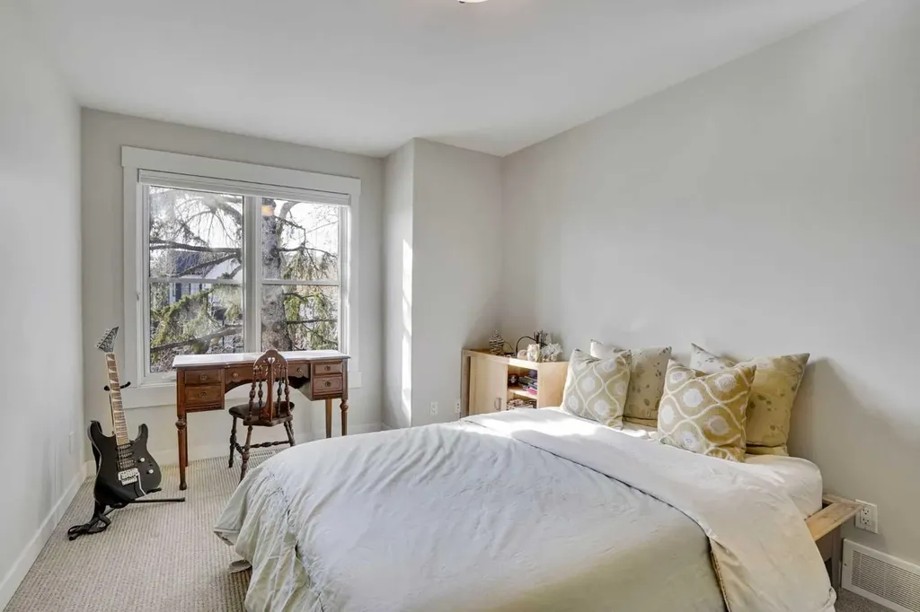 4120 16 Street SW Calgary AB T2T 4H6