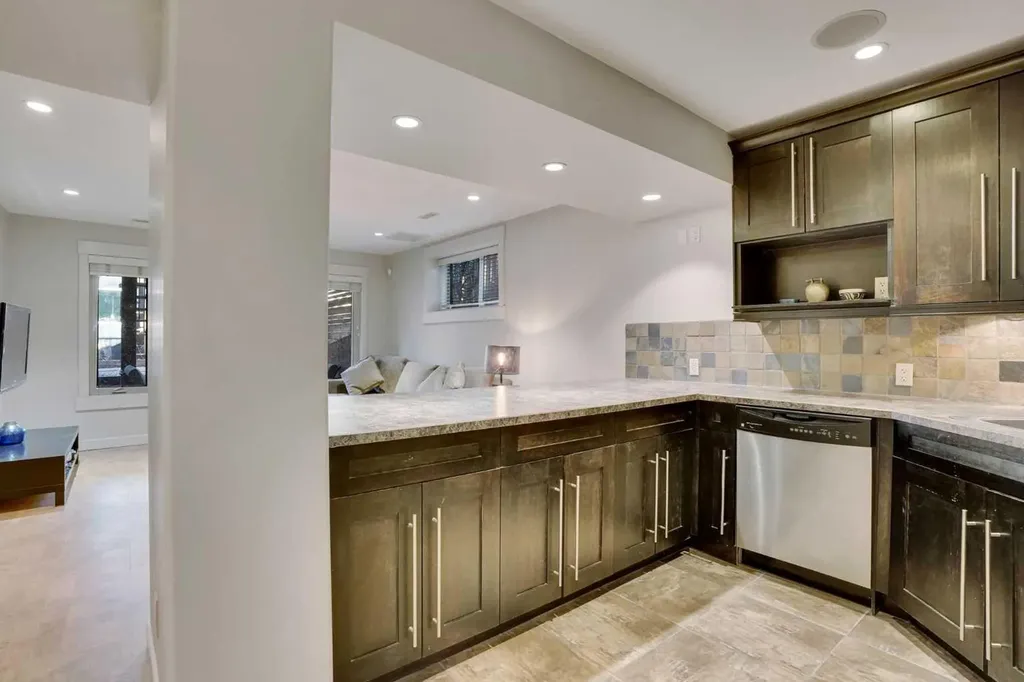 4120 16 Street SW Calgary AB T2T 4H6