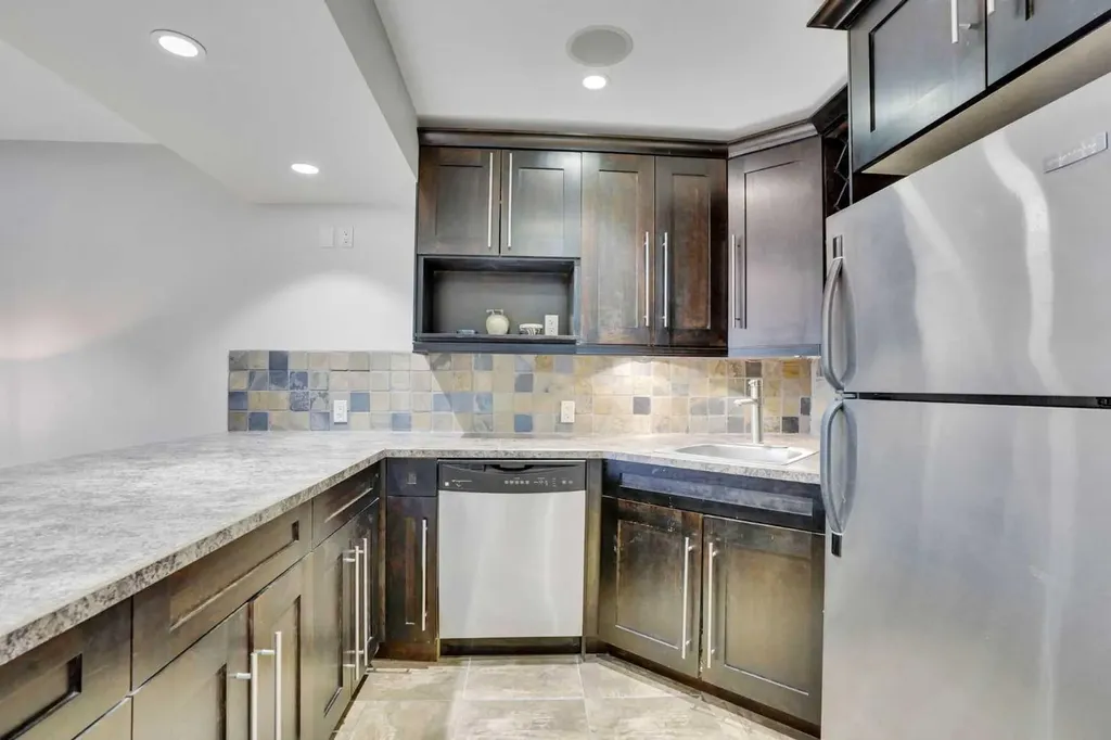 4120 16 Street SW Calgary AB T2T 4H6