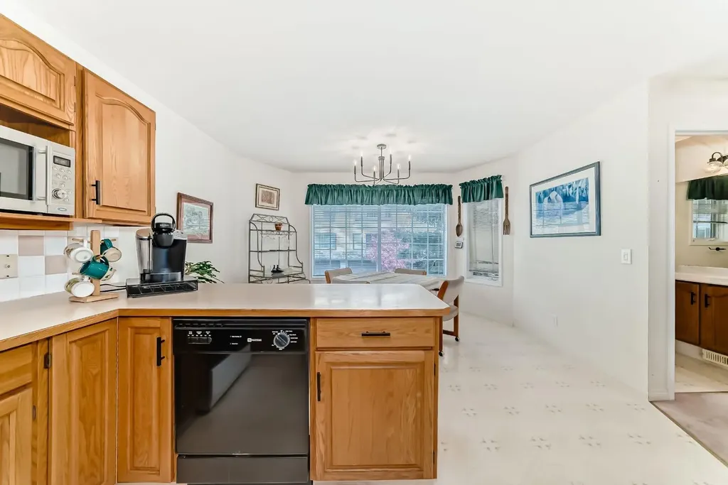 70 Kingsland Villas SW Calgary AB T2V 5J9