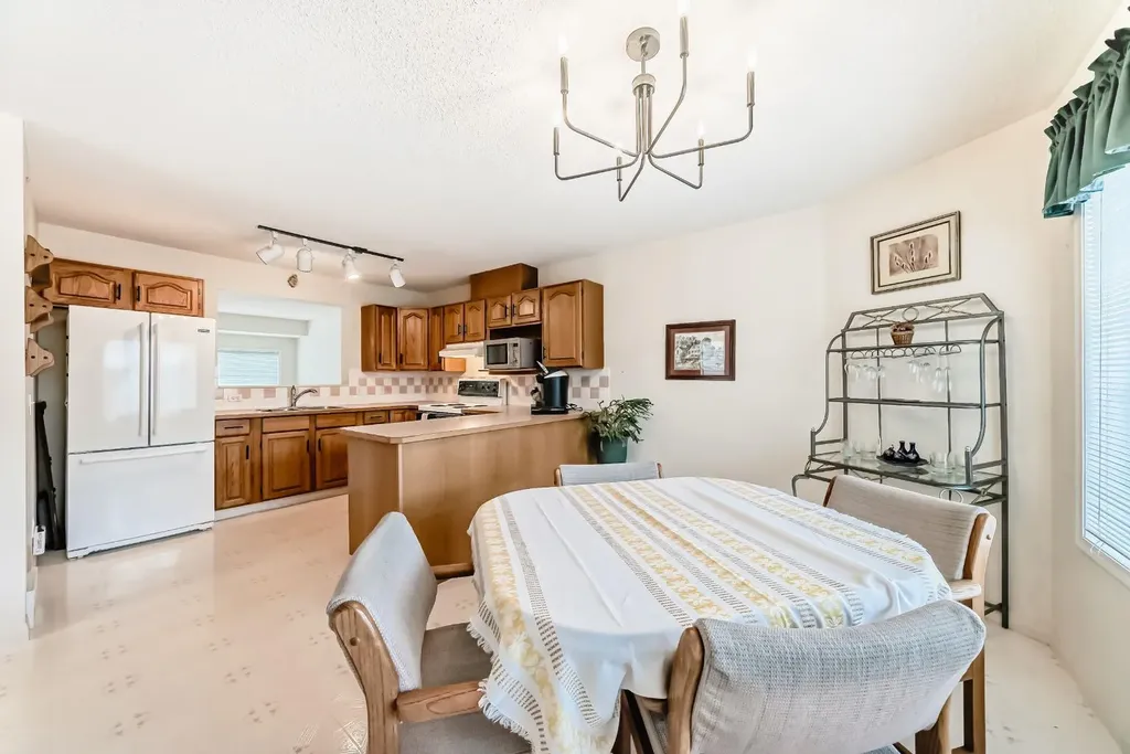 70 Kingsland Villas SW Calgary AB T2V 5J9