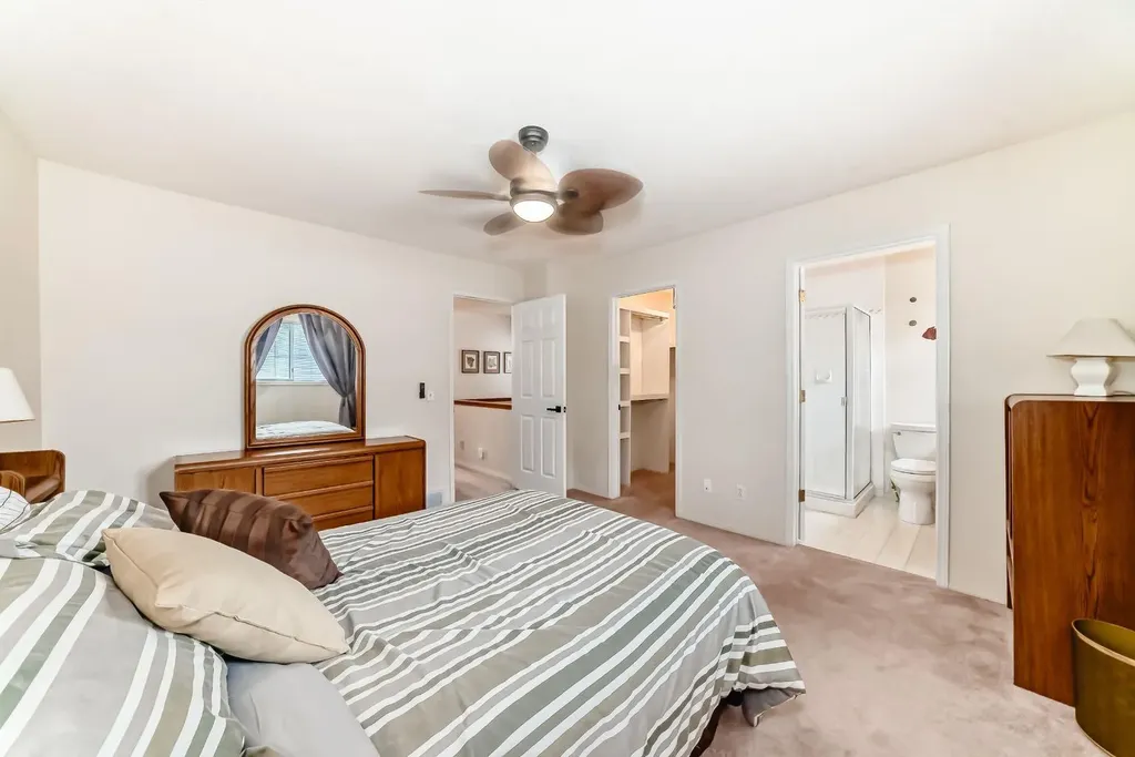 70 Kingsland Villas SW Calgary AB T2V 5J9