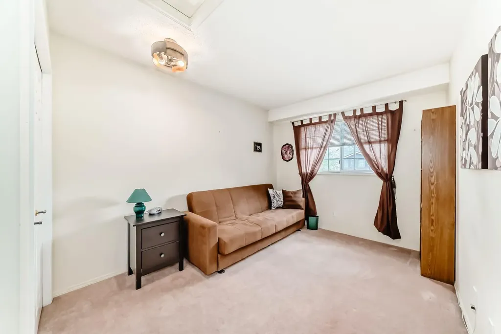 70 Kingsland Villas SW Calgary AB T2V 5J9