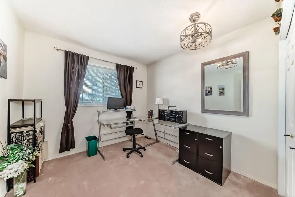 70 Kingsland Villas SW Calgary AB T2V 5J9