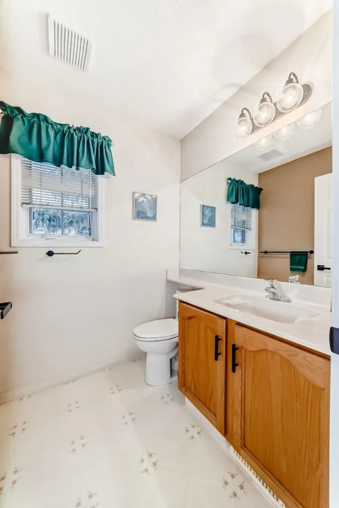 70 Kingsland Villas SW Calgary AB T2V 5J9