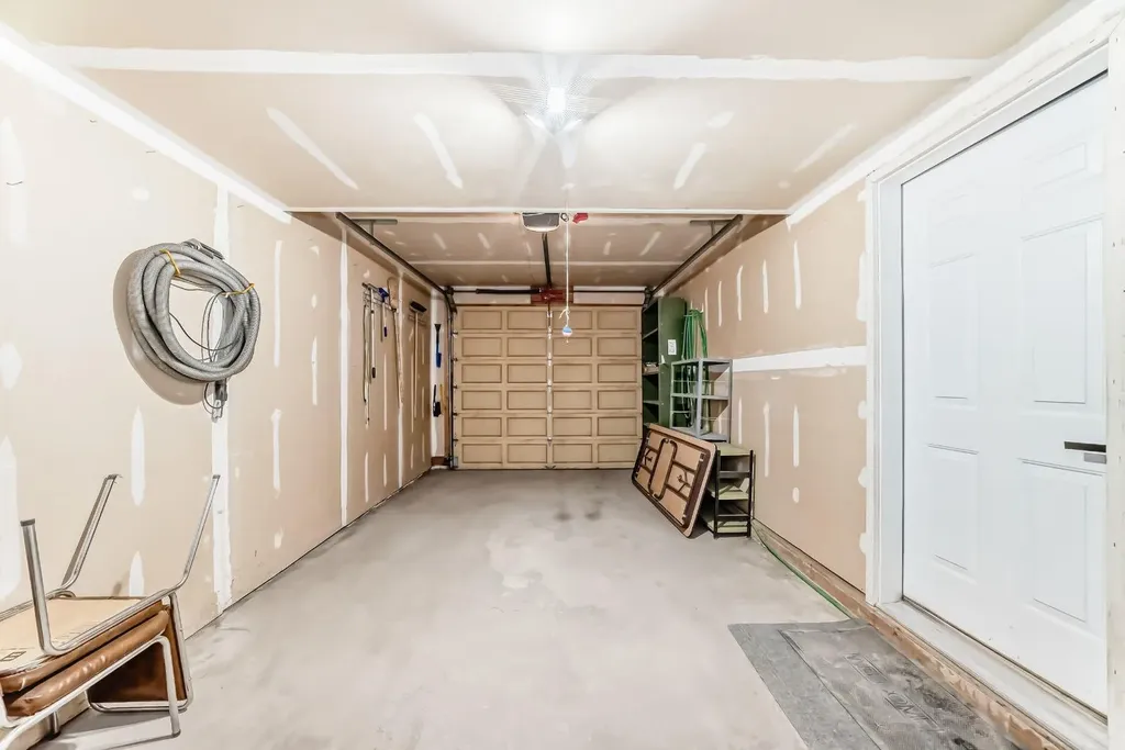 70 Kingsland Villas SW Calgary AB T2V 5J9