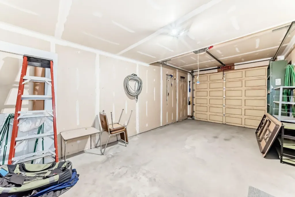 70 Kingsland Villas SW Calgary AB T2V 5J9