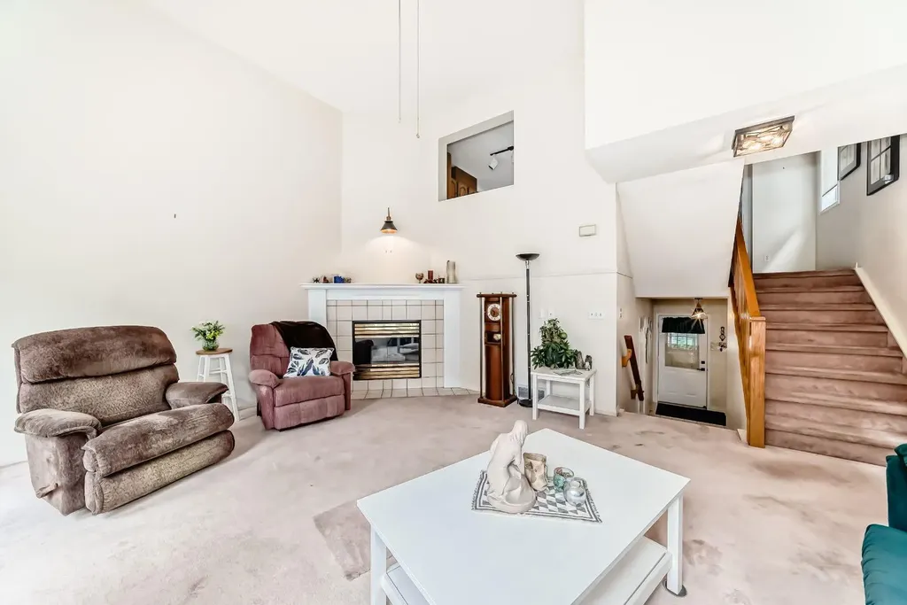 70 Kingsland Villas SW Calgary AB T2V 5J9