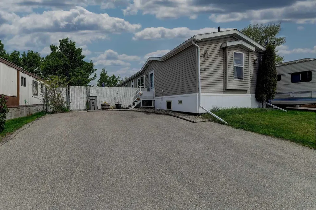 9730 120 Avenue Grande Prairie AB T8V 5H3