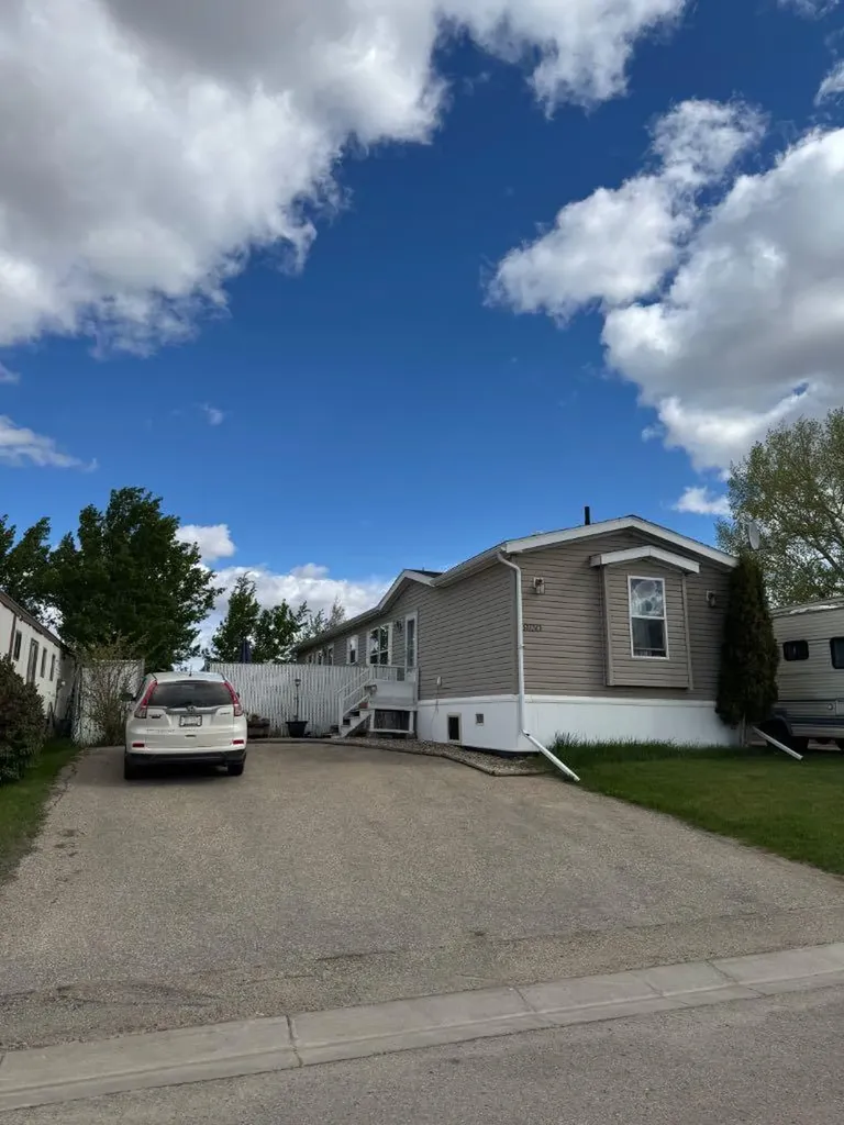 9730 120 Avenue Grande Prairie AB T8V 5H3