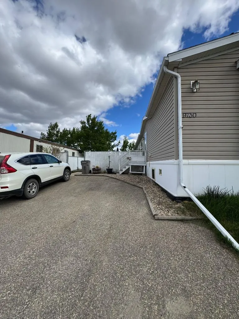 9730 120 Avenue Grande Prairie AB T8V 5H3