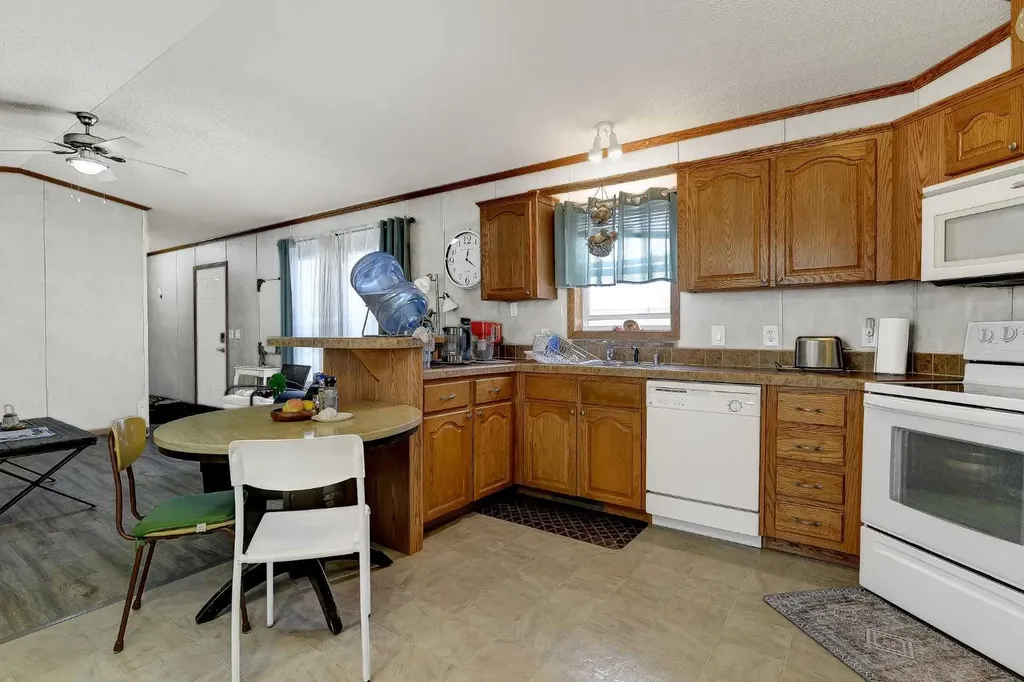 9730 120 Avenue Grande Prairie AB T8V 5H3
