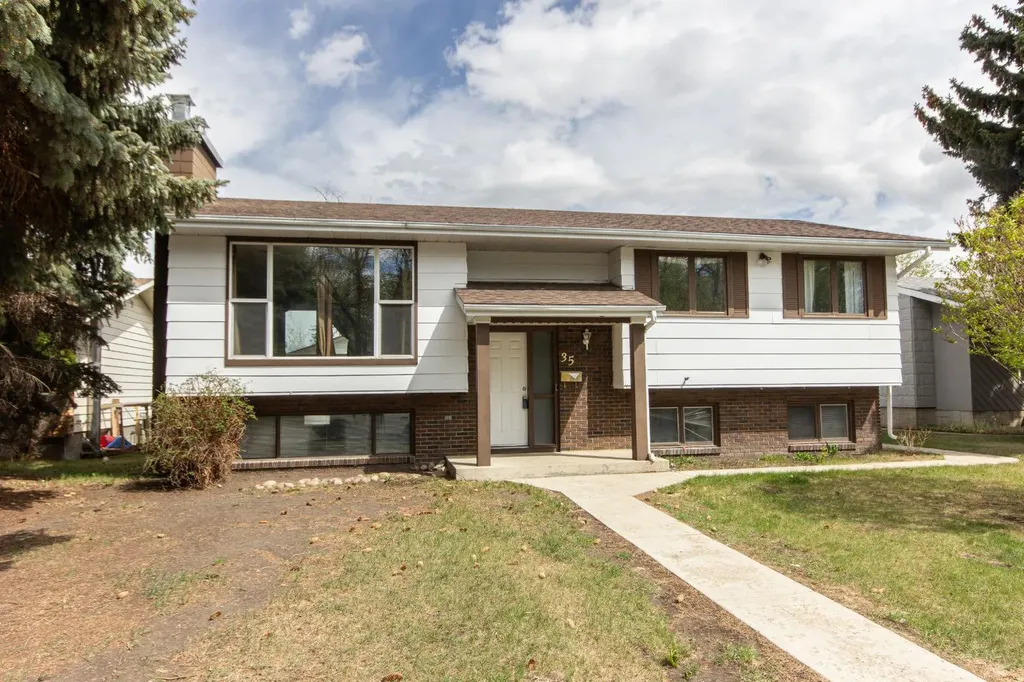 35 Oyen Crescent Red Deer AB T4P 1T3