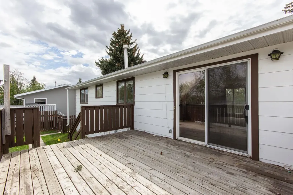 35 Oyen Crescent Red Deer AB T4P 1T3