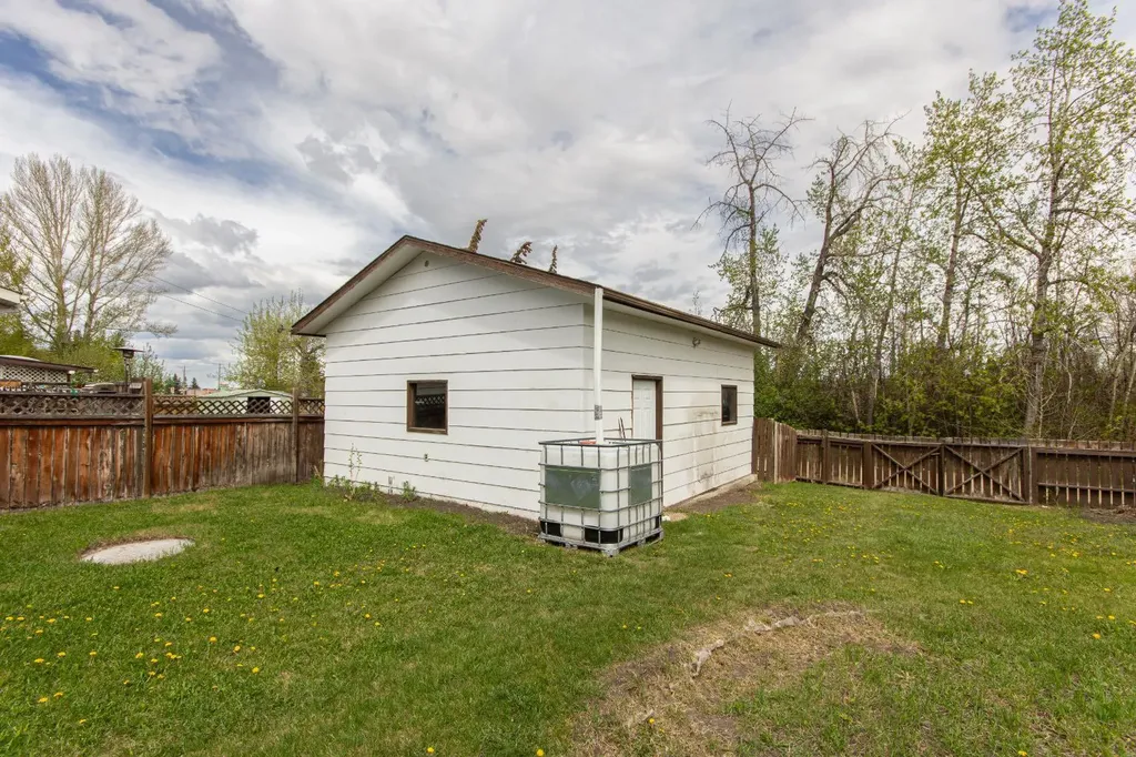 35 Oyen Crescent Red Deer AB T4P 1T3