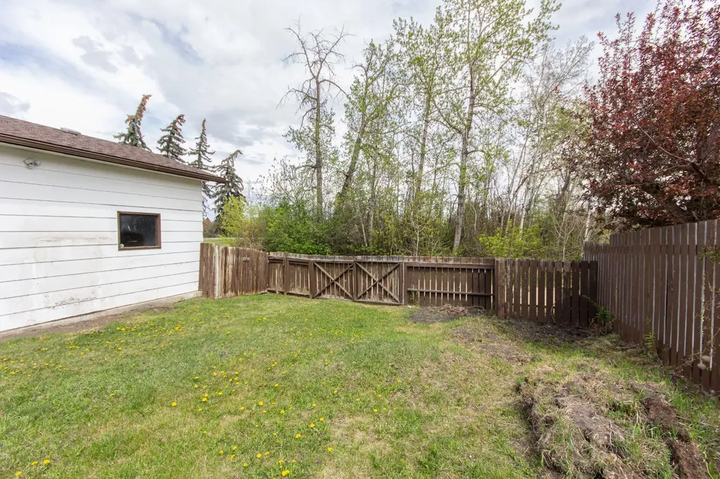 35 Oyen Crescent Red Deer AB T4P 1T3