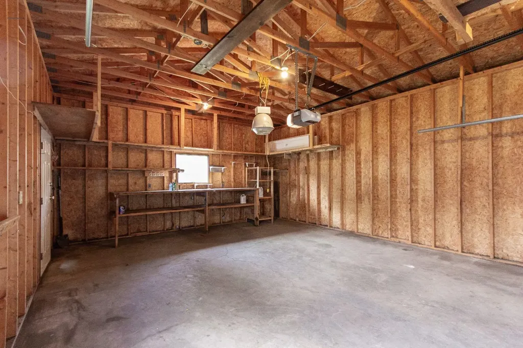 35 Oyen Crescent Red Deer AB T4P 1T3