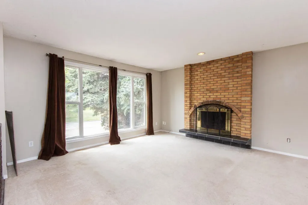 35 Oyen Crescent Red Deer AB T4P 1T3