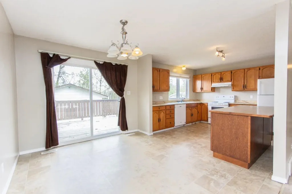 35 Oyen Crescent Red Deer AB T4P 1T3