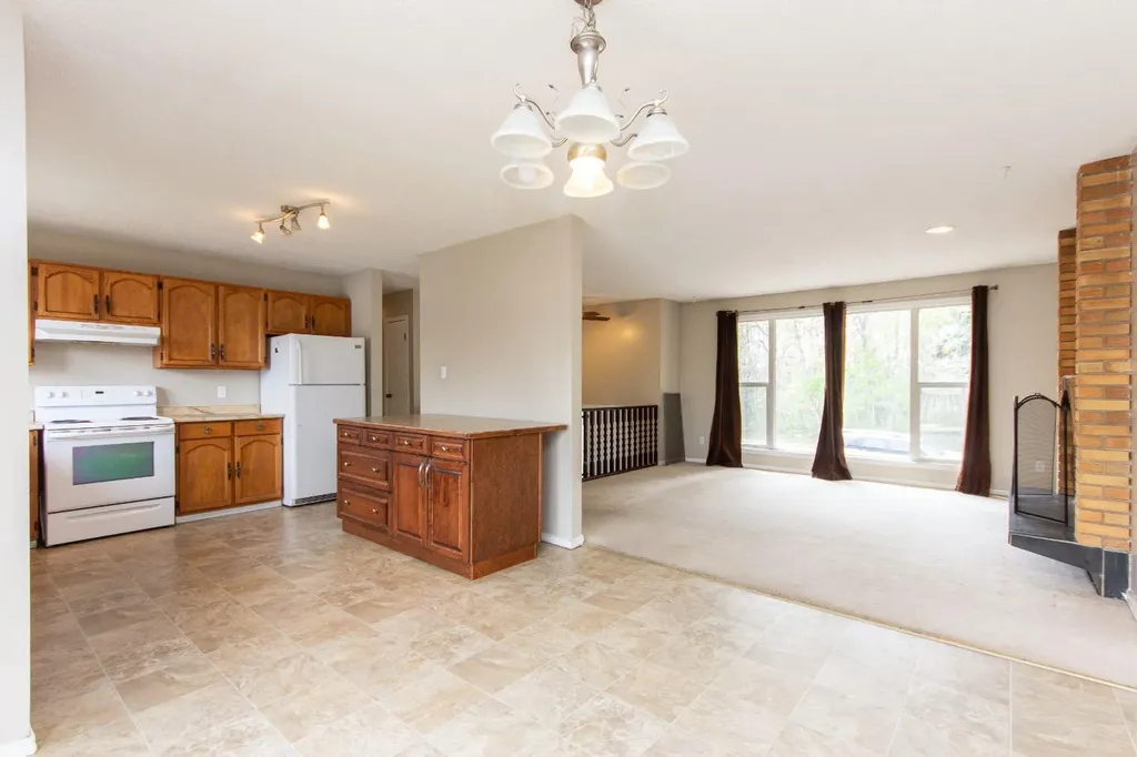 35 Oyen Crescent Red Deer AB T4P 1T3