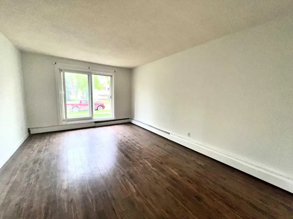 114 Mount Pleasant Drive Camrose AB T4V 2M7