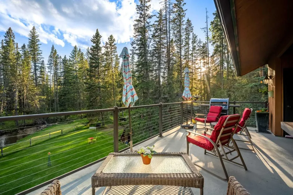 35 Echlin Drive Bragg Creek AB T0L 0K0