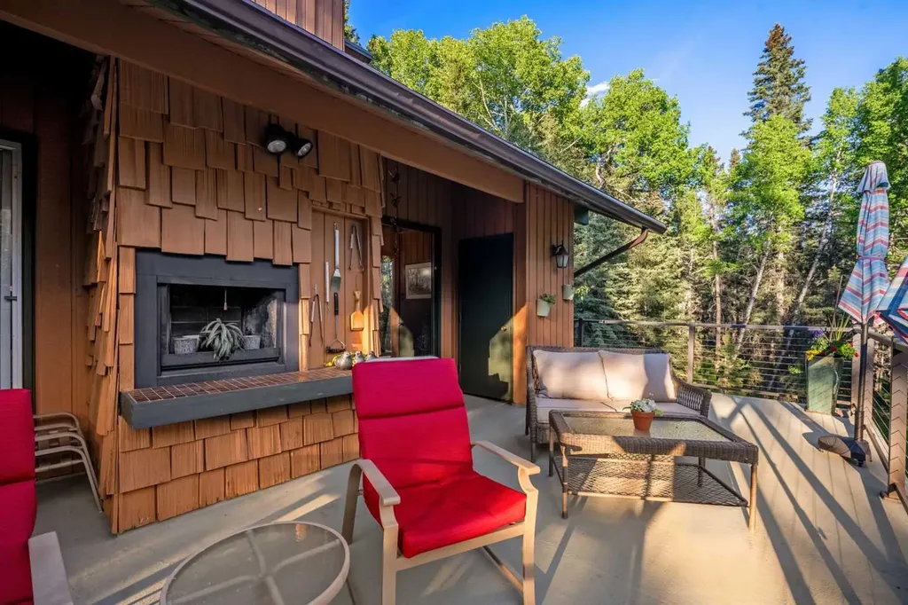 35 Echlin Drive Bragg Creek AB T0L 0K0