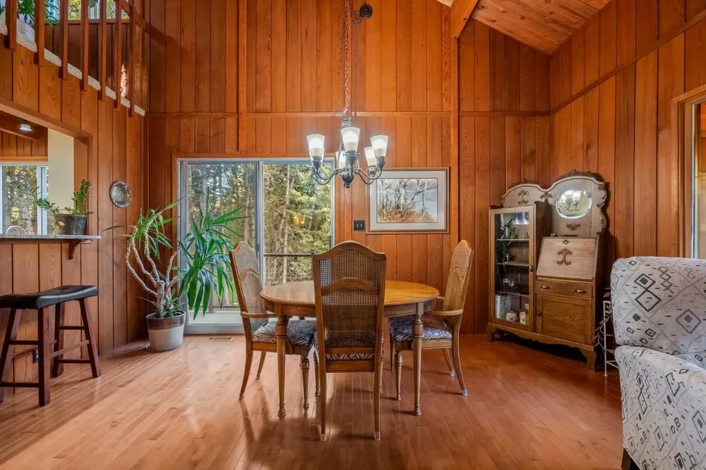 35 Echlin Drive Bragg Creek AB T0L 0K0