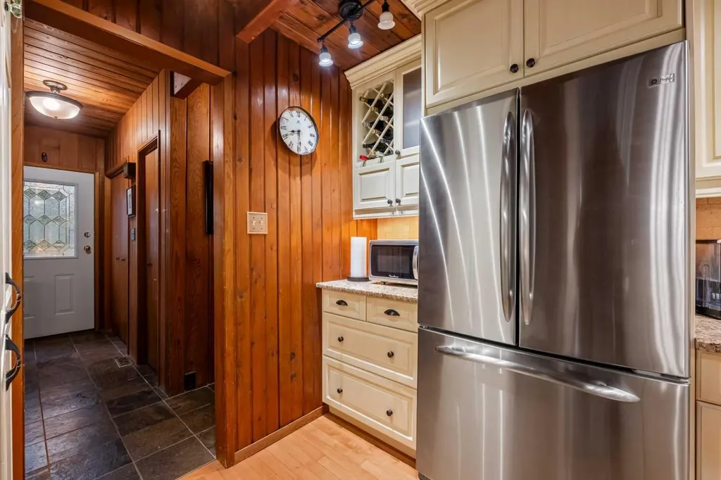 35 Echlin Drive Bragg Creek AB T0L 0K0