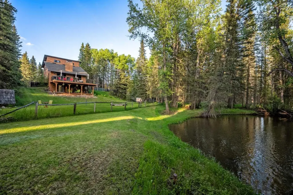 35 Echlin Drive Bragg Creek AB T0L 0K0