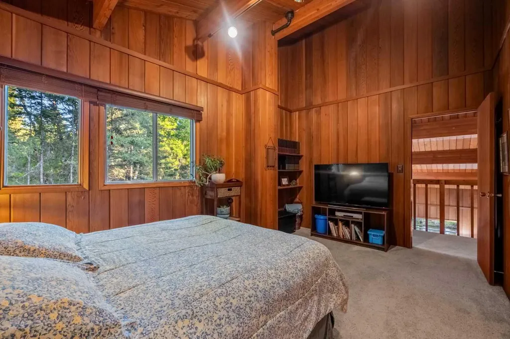35 Echlin Drive Bragg Creek AB T0L 0K0