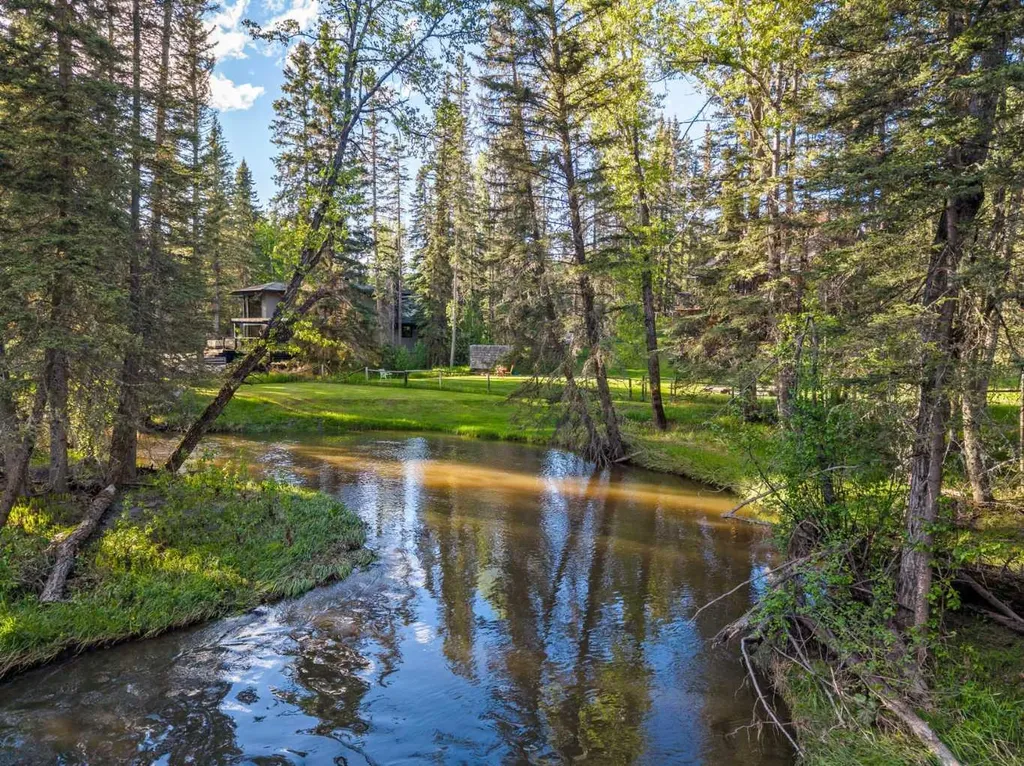 35 Echlin Drive Bragg Creek AB T0L 0K0
