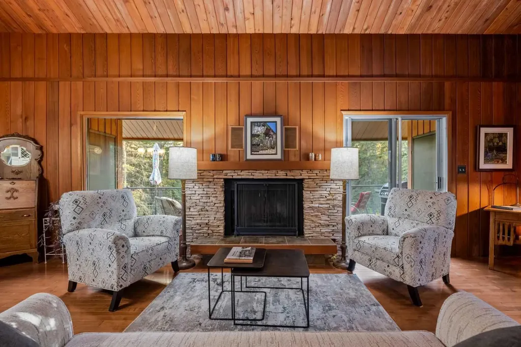 35 Echlin Drive Bragg Creek AB T0L 0K0